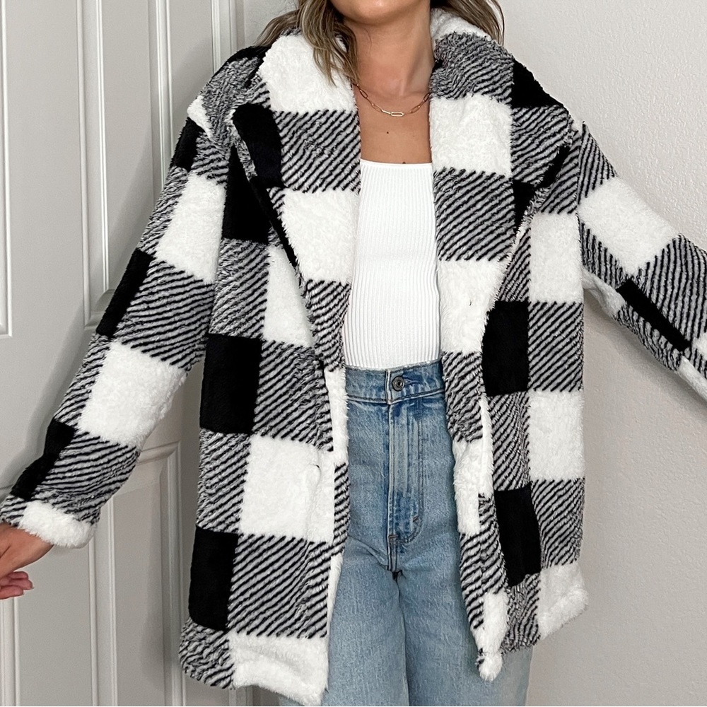 FINAL SALE black and white plaid shacket for fall, autumn, winter - Picture 2 of 10